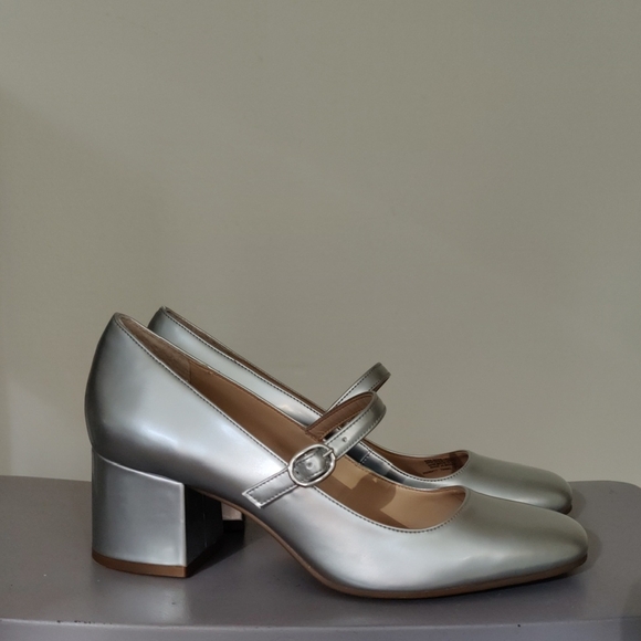 Copper Key Tinsel Patent Mary Jane Pumps in silver - Picture 2 of 12